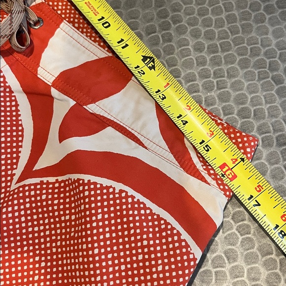 Mens PATAGONIA Board shorts size 32-33 - Picture 3 of 6